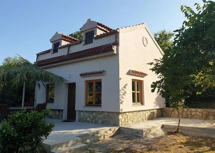 Secluded Cottage In An Orchard, Island Pasman