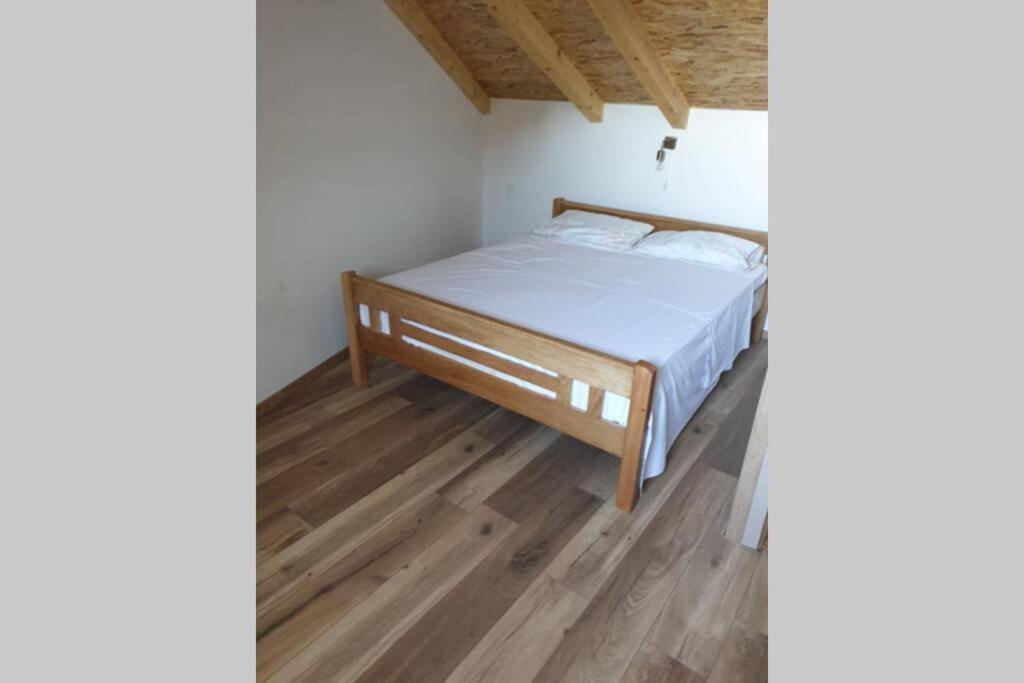 Holiday home Secluded In An Orchard, Island Pasman Mrljane