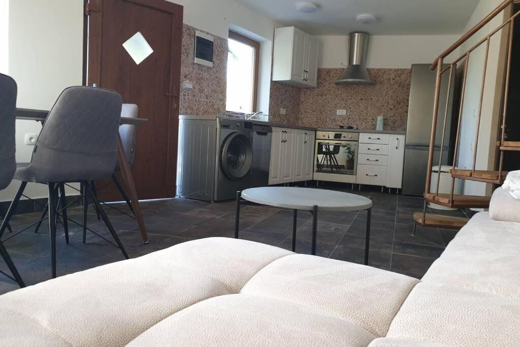 Holiday home Secluded In An Orchard, Island Pasman