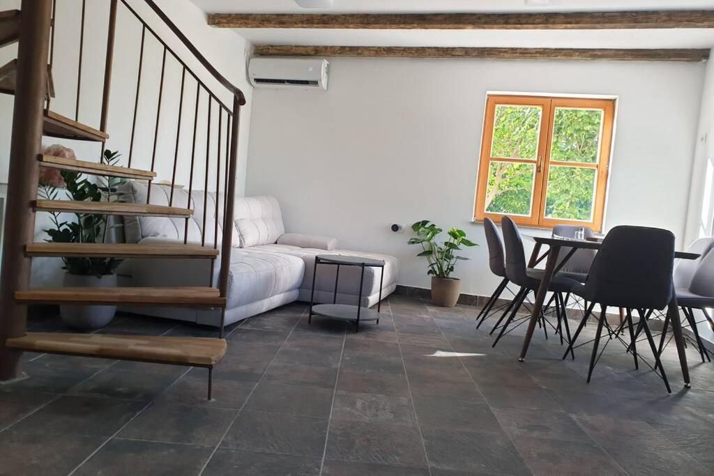 Holiday home Secluded In An Orchard, Island Pasman Mrljane